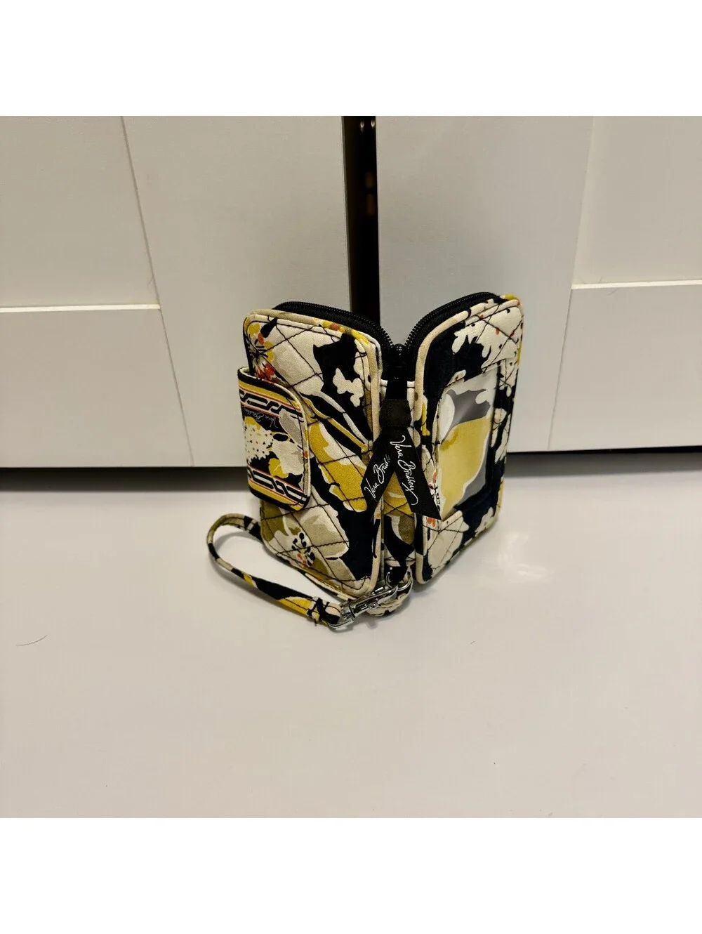 Vera Bradley Quilted Wristlet Wallet ID Holder Floral Zip Around
